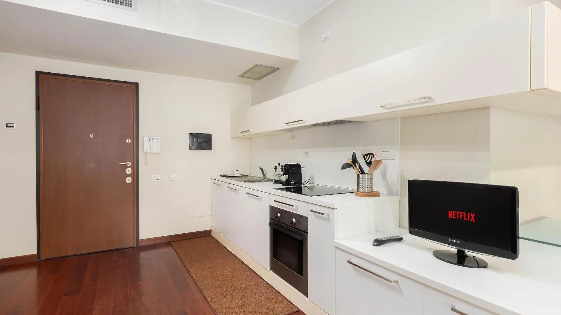 Appartement Citylife Prime Studio - In Front Of The Shopping District With Big Terrace And Gym Milaan